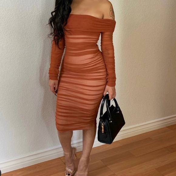 Ruched dress - Picture 4 of 5